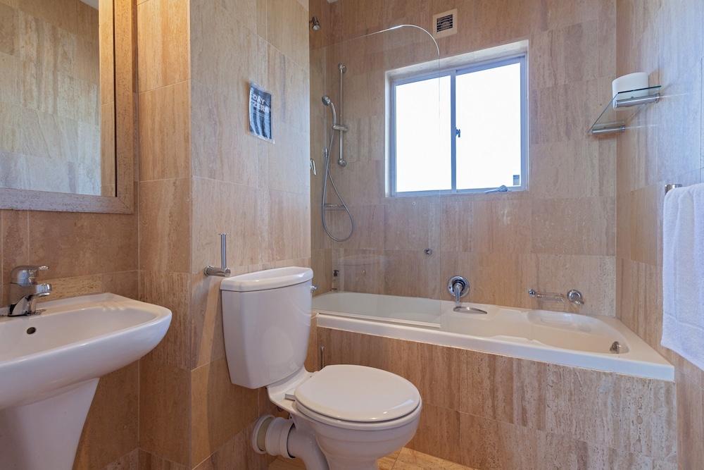 Leisure Bay 306 by CTHA