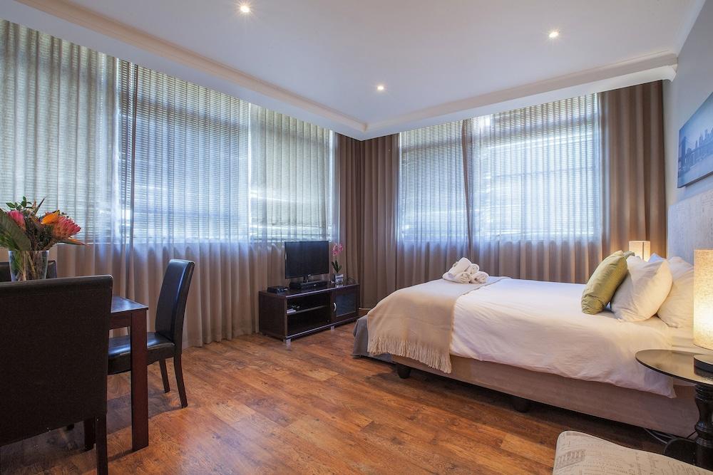 The Square Apartments by CTHA