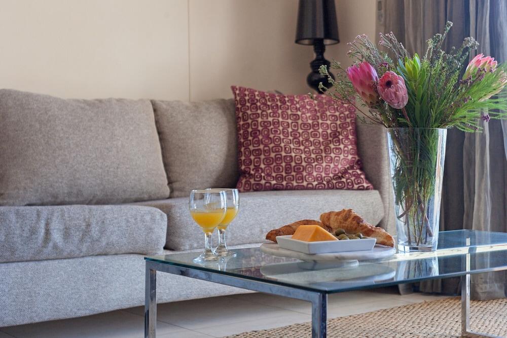 Dockside 905 by CTHA