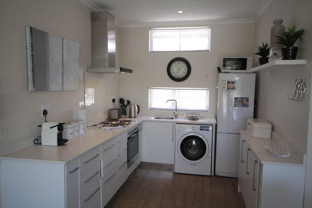 York Mews 14 by CTHA