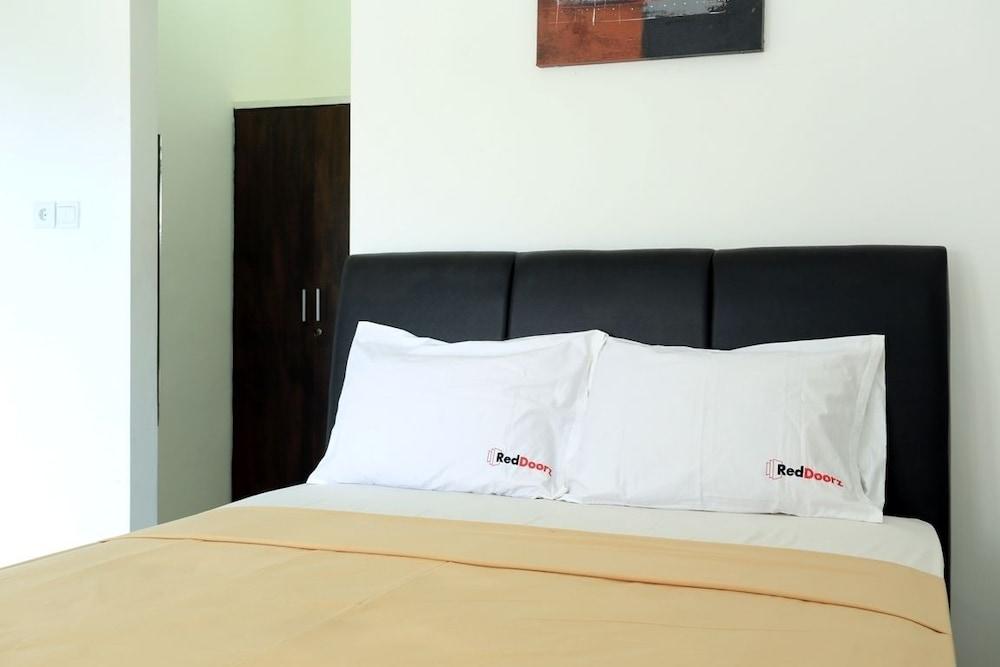 RedDoorz @ Raya Seminyak