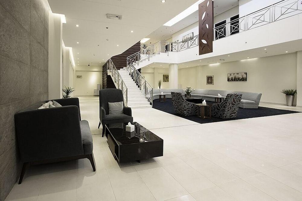 Grand Lily Hotel Suites