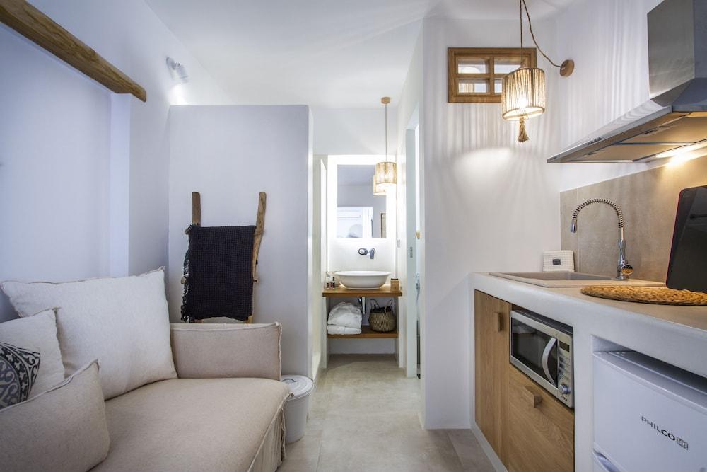 Athina Studios & Suites