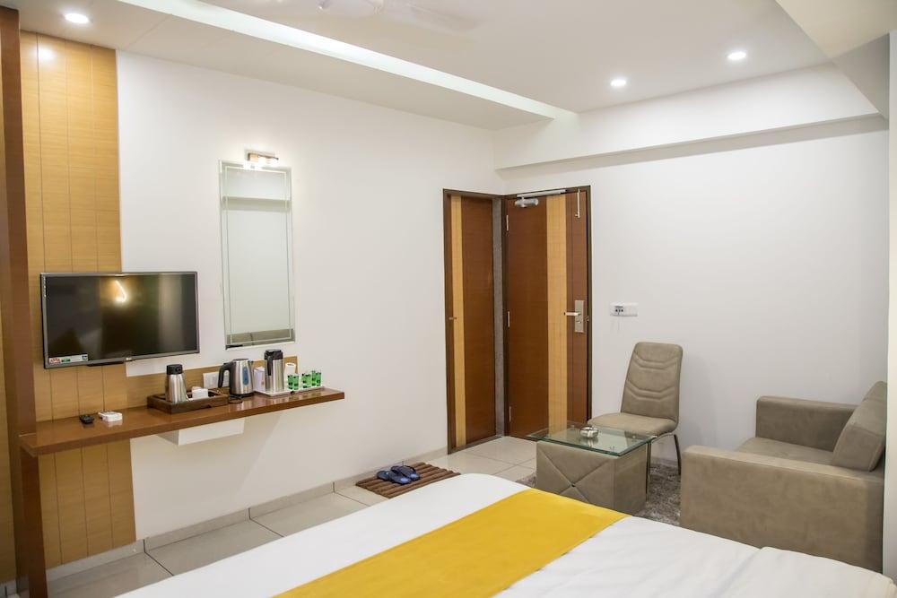 Hotel Orange International