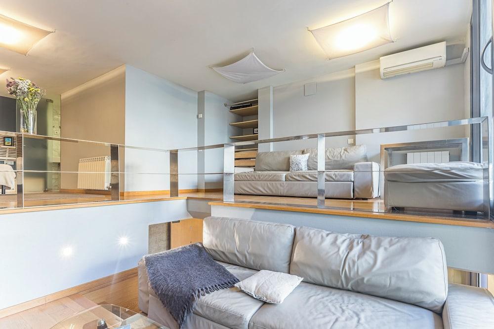 MSB Gracia Pool Terrace Center