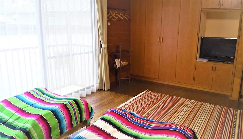 Takamatsu guesthouse akane