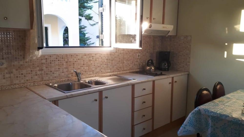 Dimitra's Maisonette