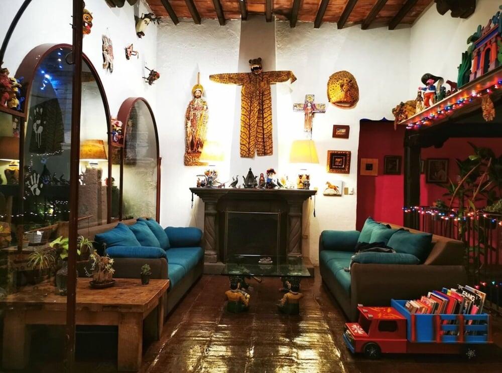 Casa de los Espíritus Alegres By Rotamundos