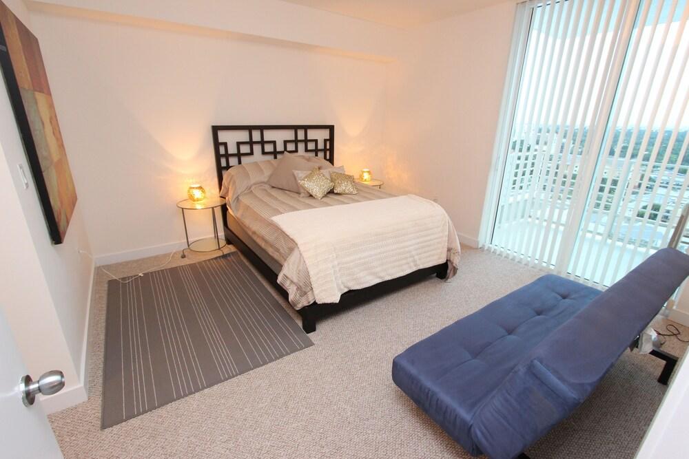 Miami by Vacation District