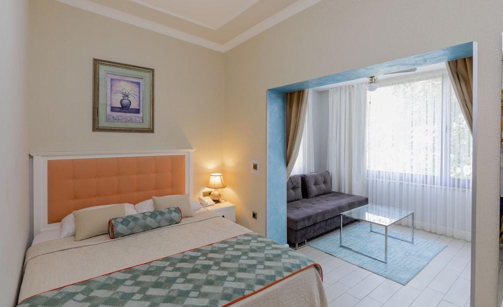 Delight Deluxe Aparts