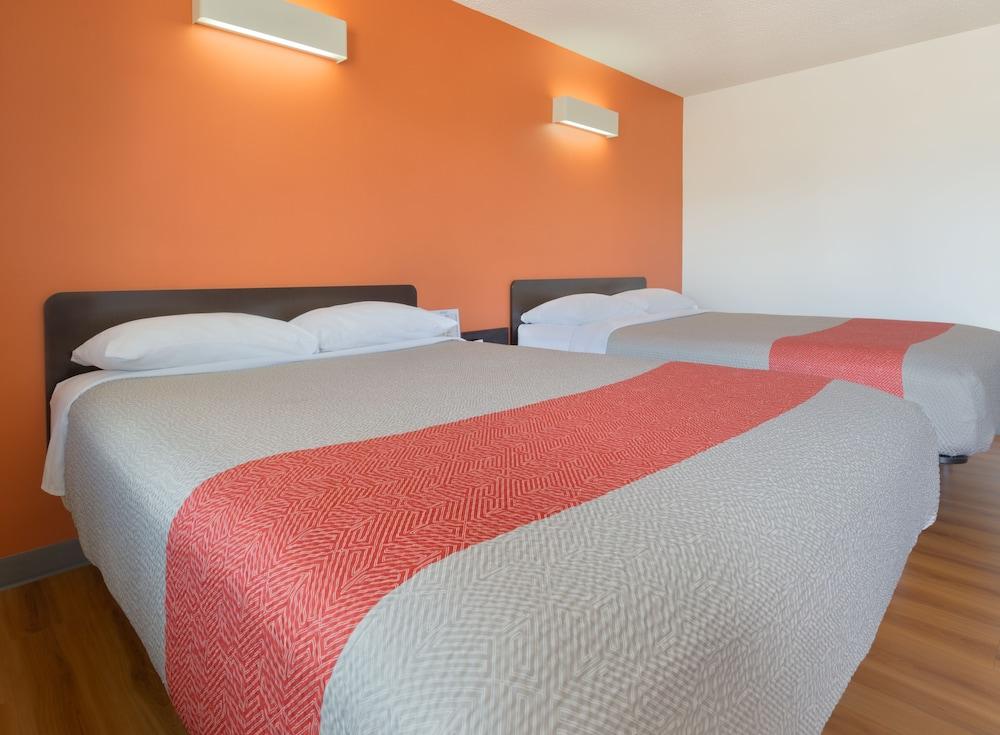 Motel 6 Fort Nelson, BC