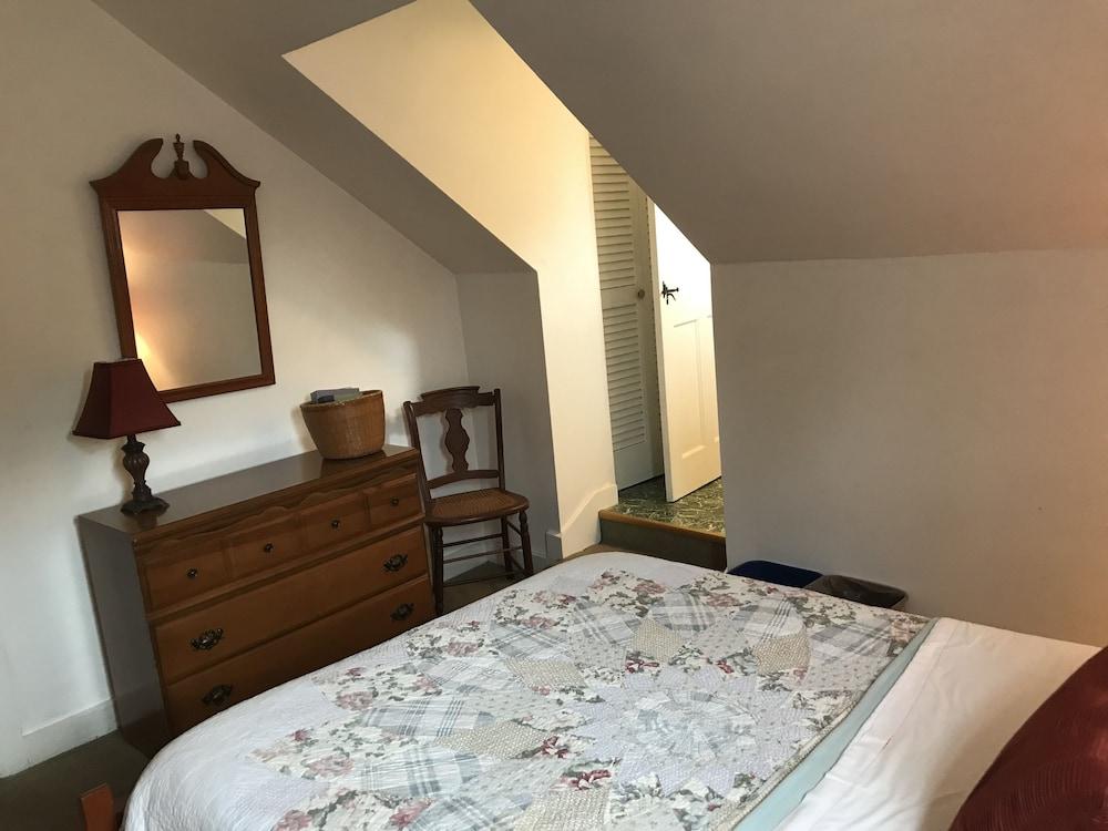 Colonel Williams Inn