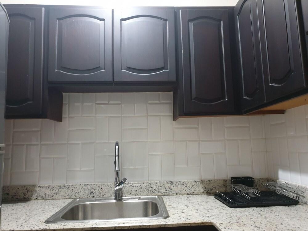 KINGSTON GO876JAMAICA