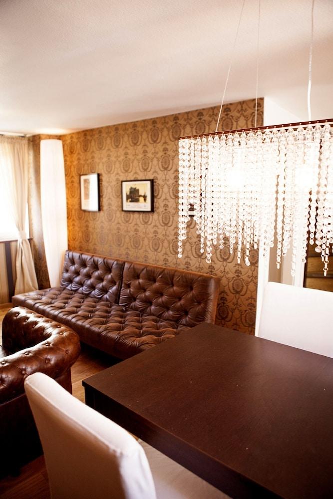 New England Apartment