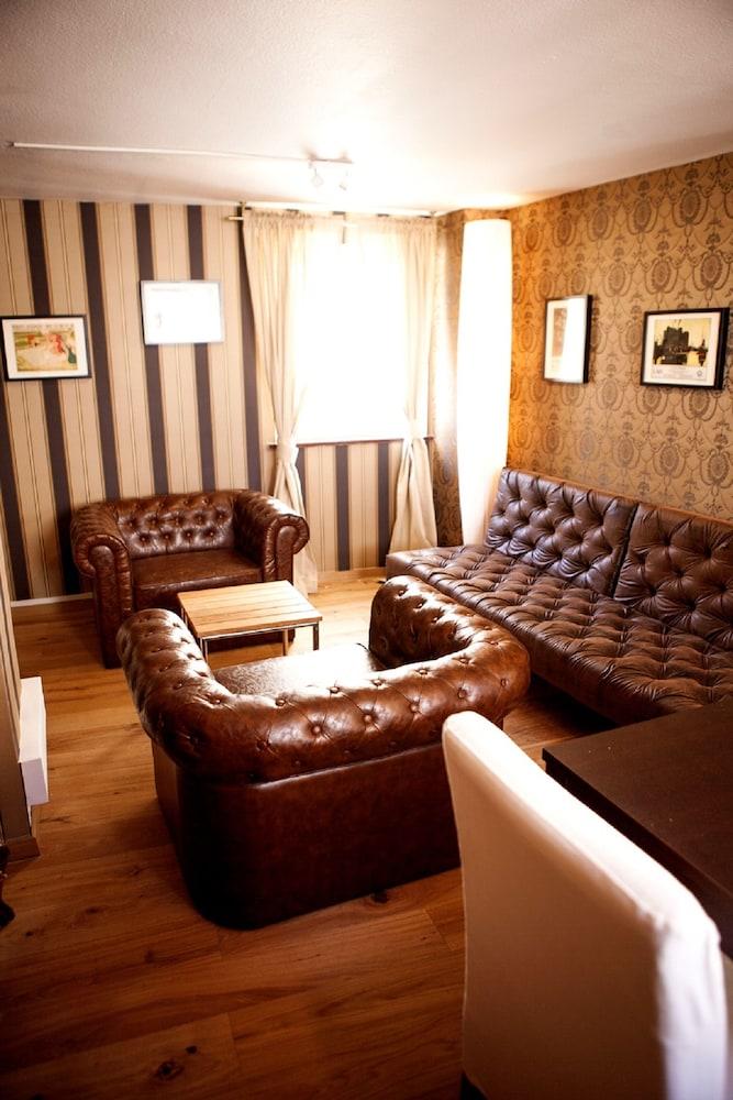 New England Apartment