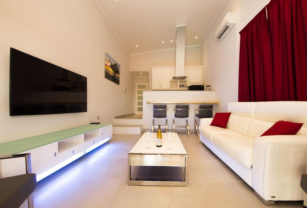 Hidden Hill Condos Aruba