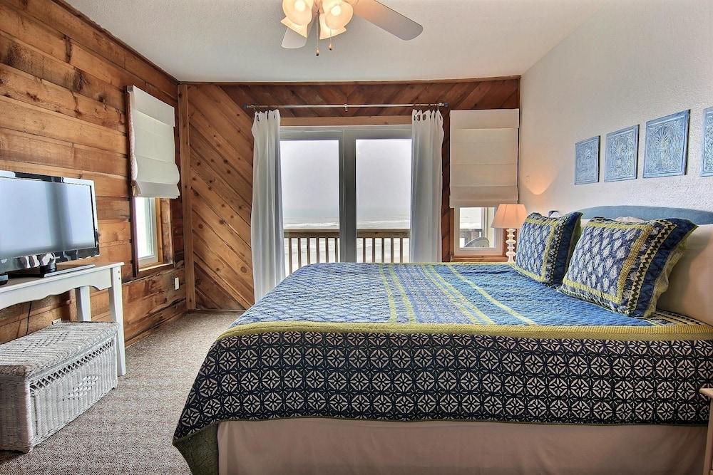 Tita s Sandcastle LC17