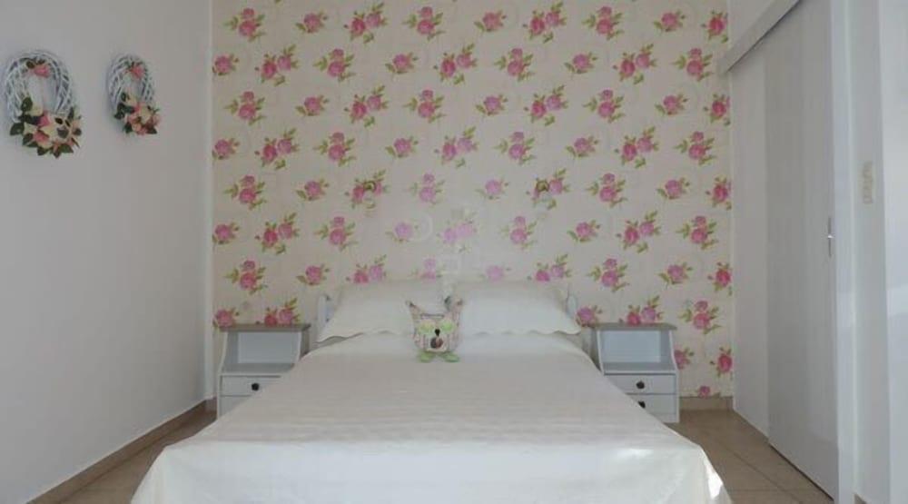 Nostalgia Apartments