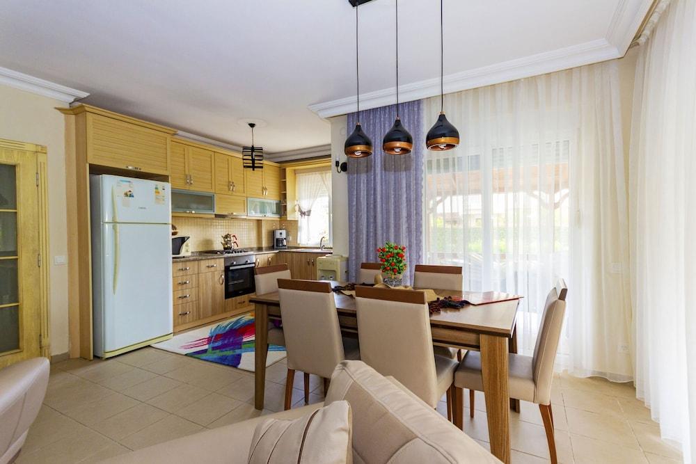 Paradise Town Villa Gordon