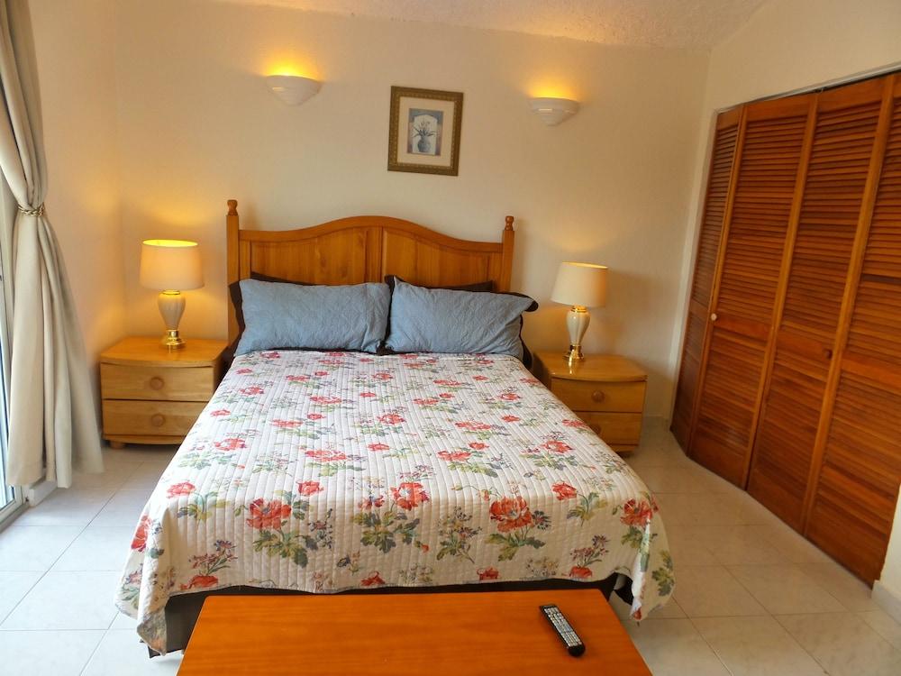 Villa 402B Jolly Harbour