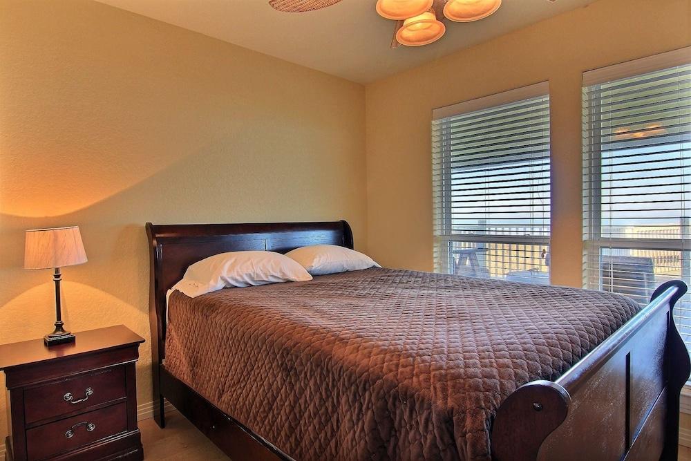 Executive Beach Paradise SH7345