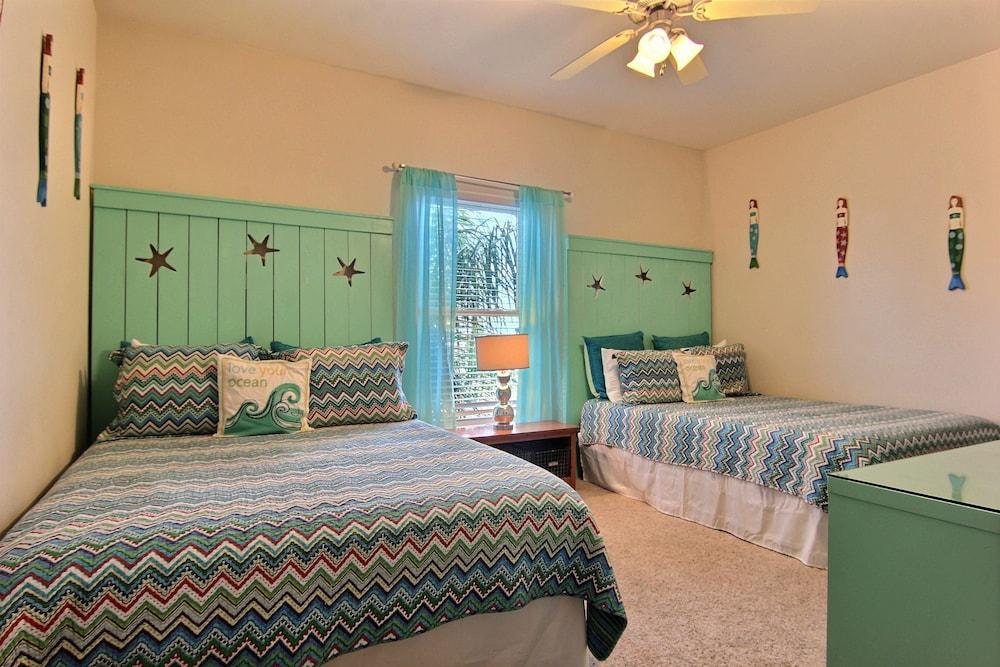 Pool front Paradise PB118