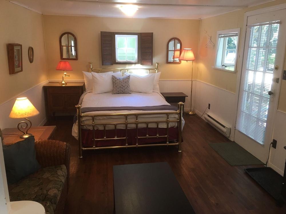 Lakeshore on Salt Spring