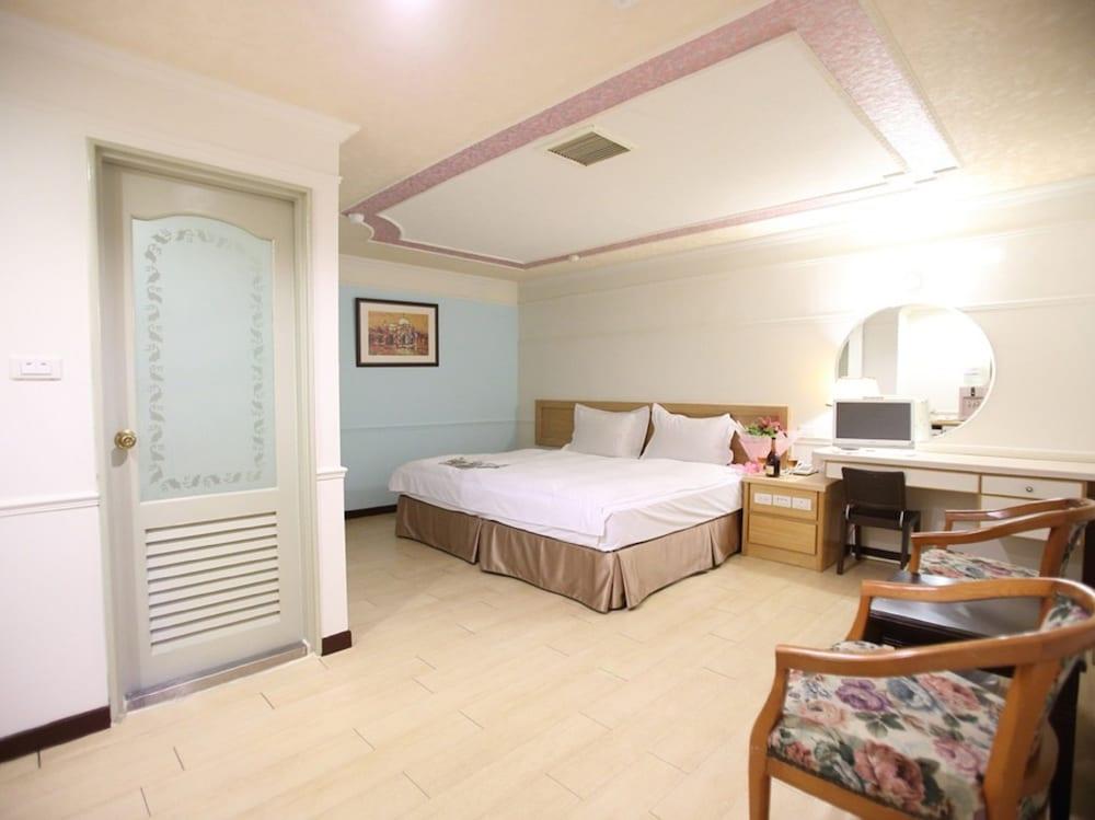 Fun House - Douliu Branch