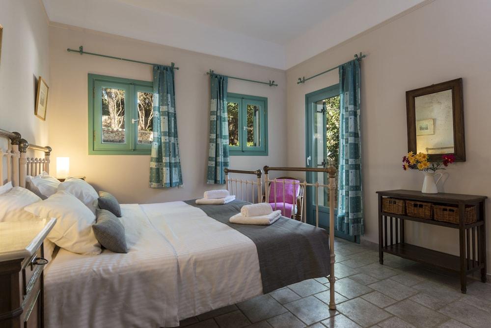 Electra Beachfront Villa