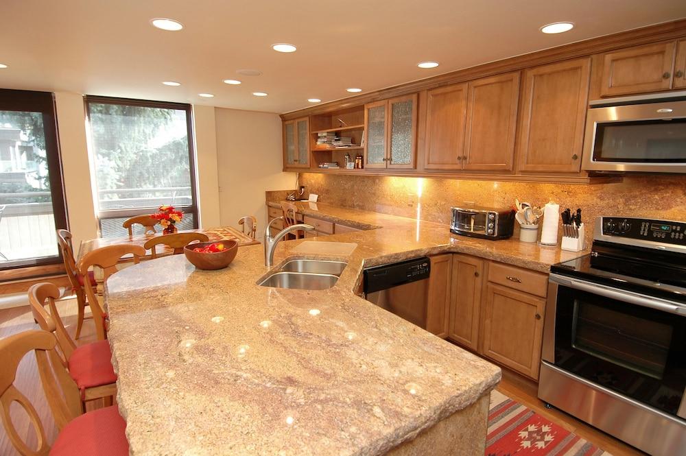 Concept 600 by Frias Properties