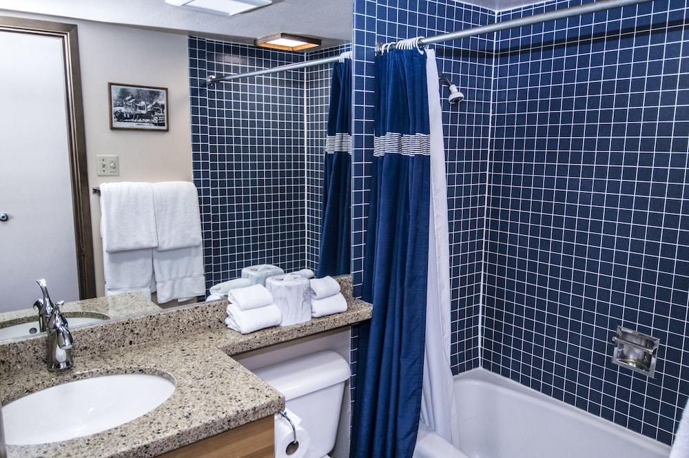 Cottonwoods by Frias Properties