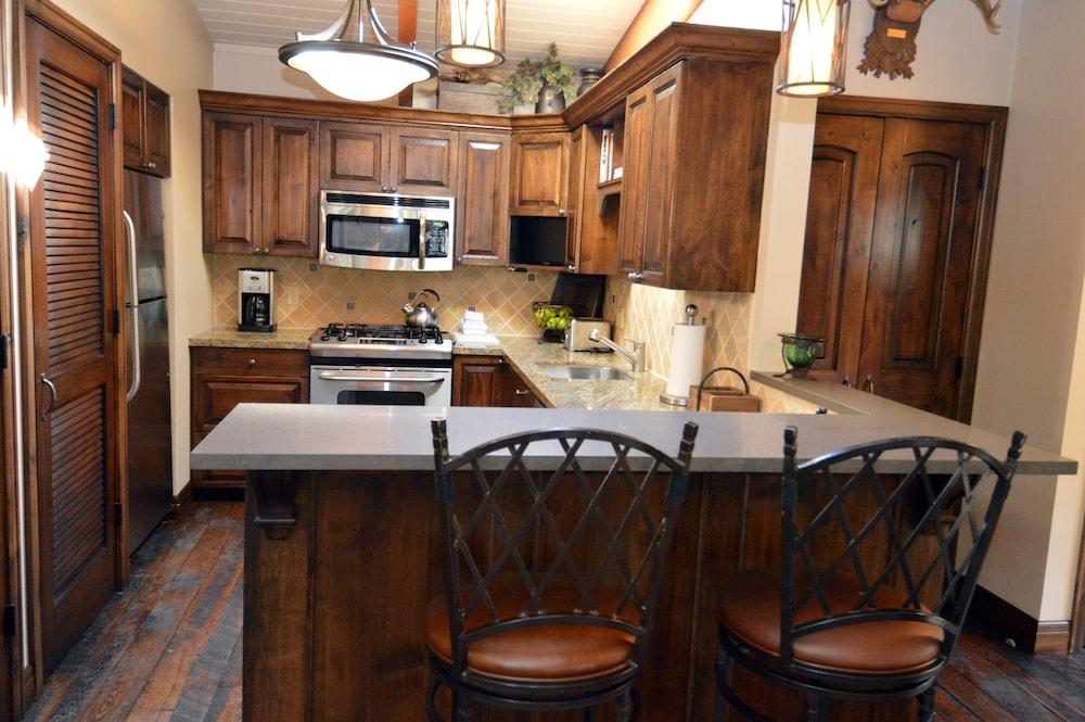 Little Nell Condominiums by Frias