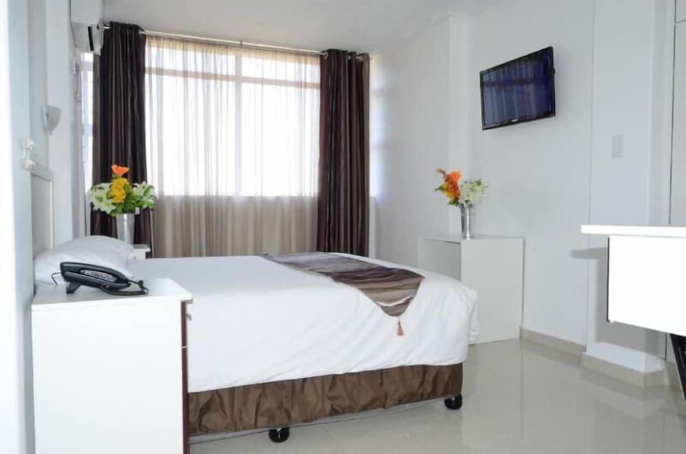 Royal Ushaka Hotel Seaview