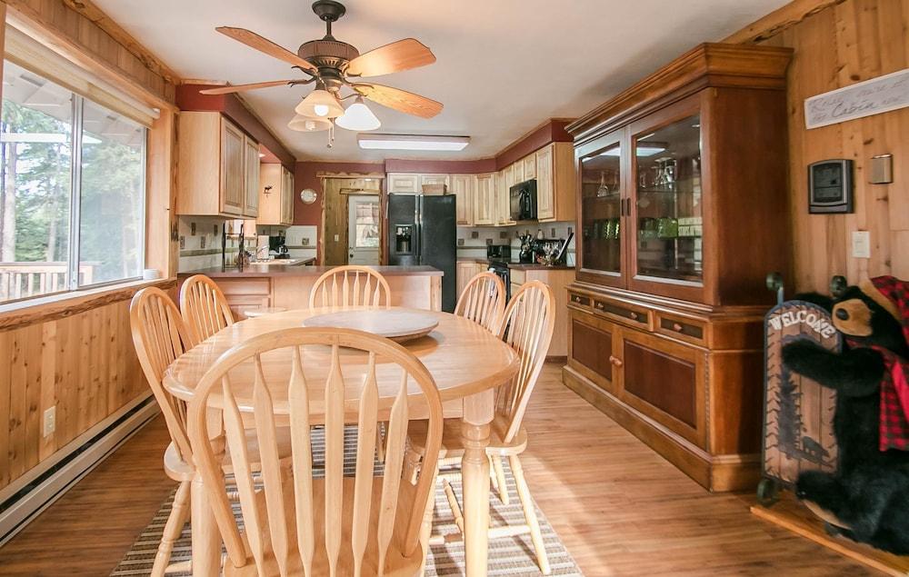 Ole' Berg's Den in Lake Wenatchee