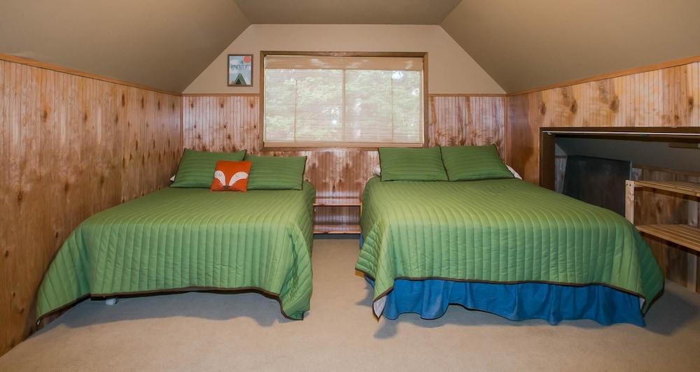 Ole' Berg's Den in Lake Wenatchee