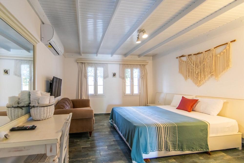 Kefi Beach and Suites