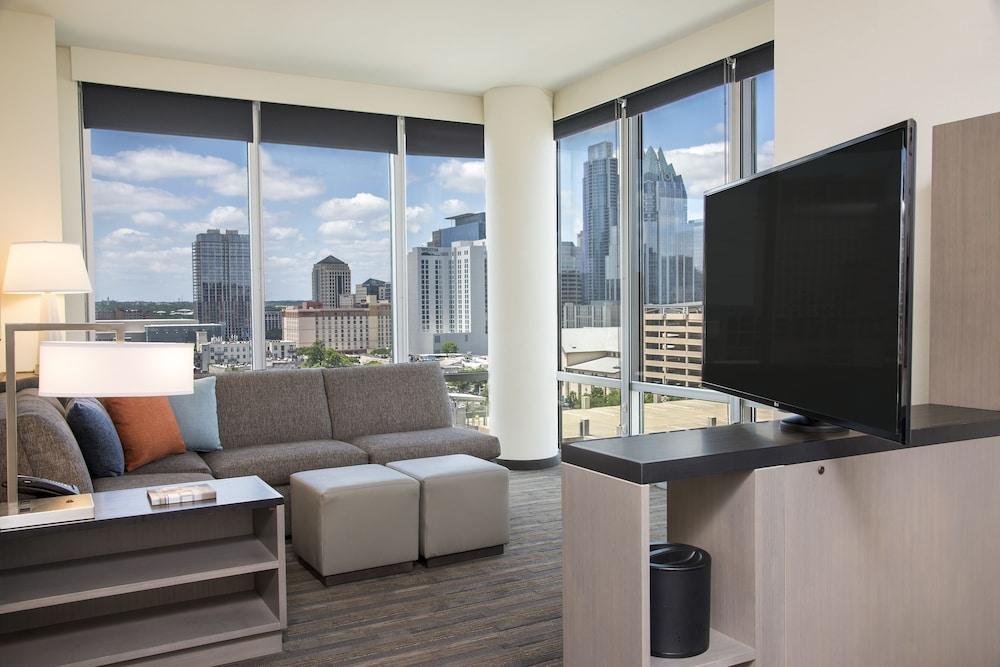 Hyatt House Austin/Downtown