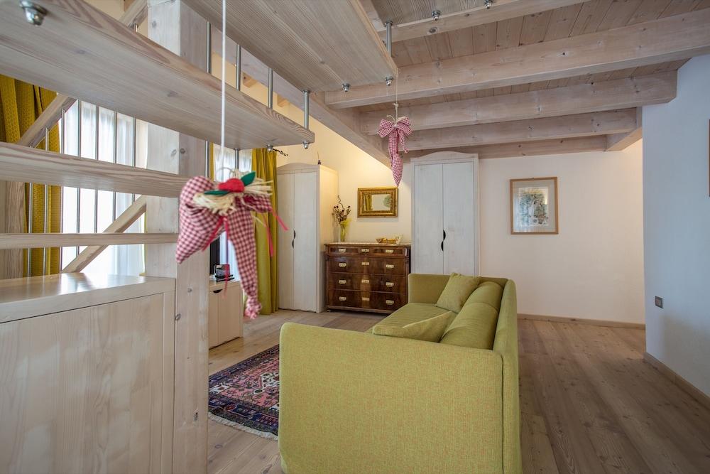 Castelir Suite Hotel