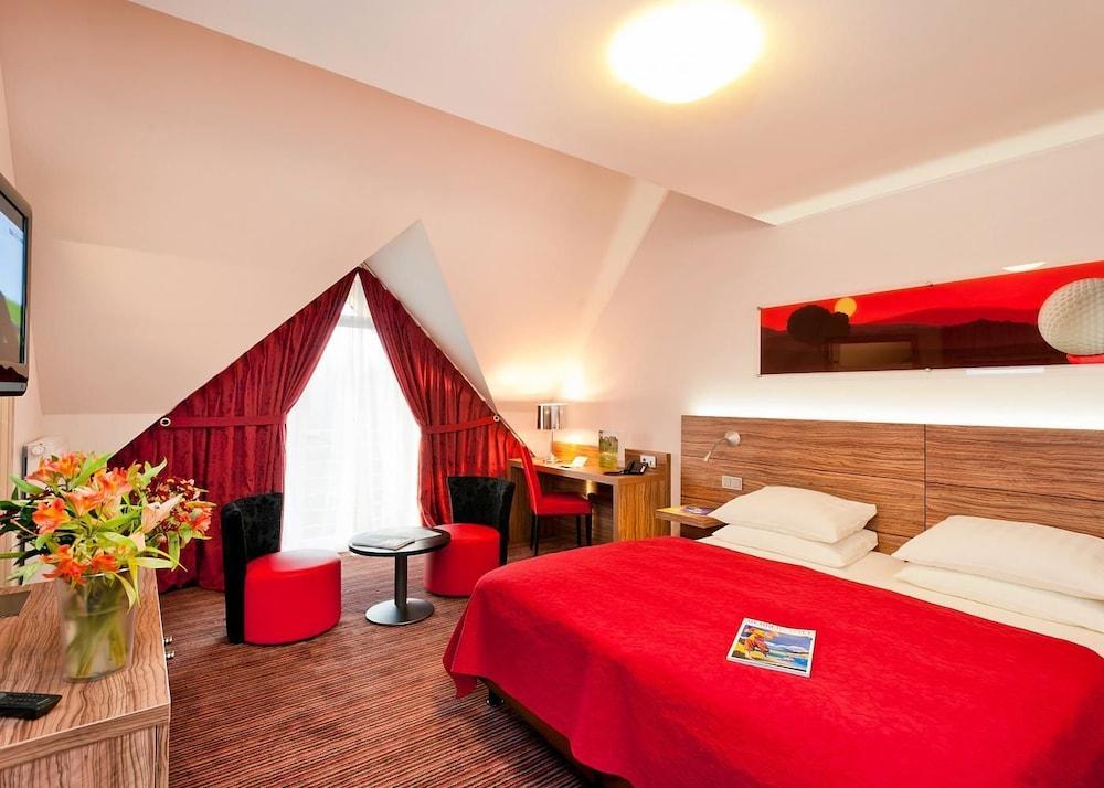 Golf & Country Hotel