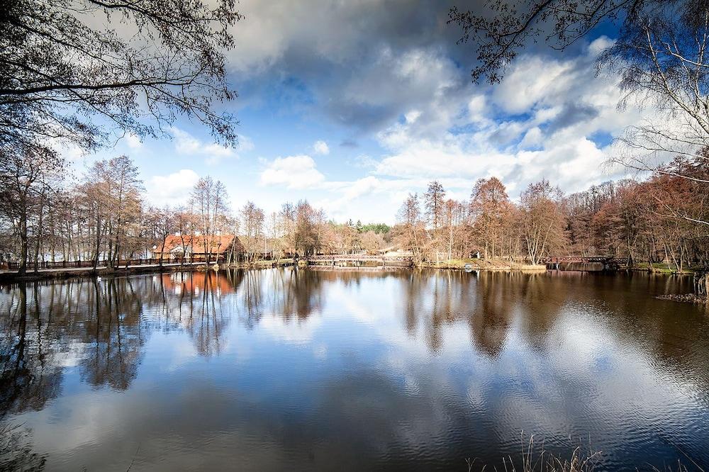 Hotel Dworek Wapionka