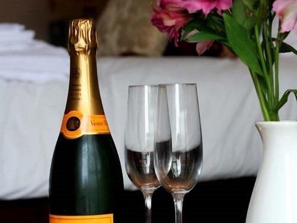 Riverside Barn Guest House