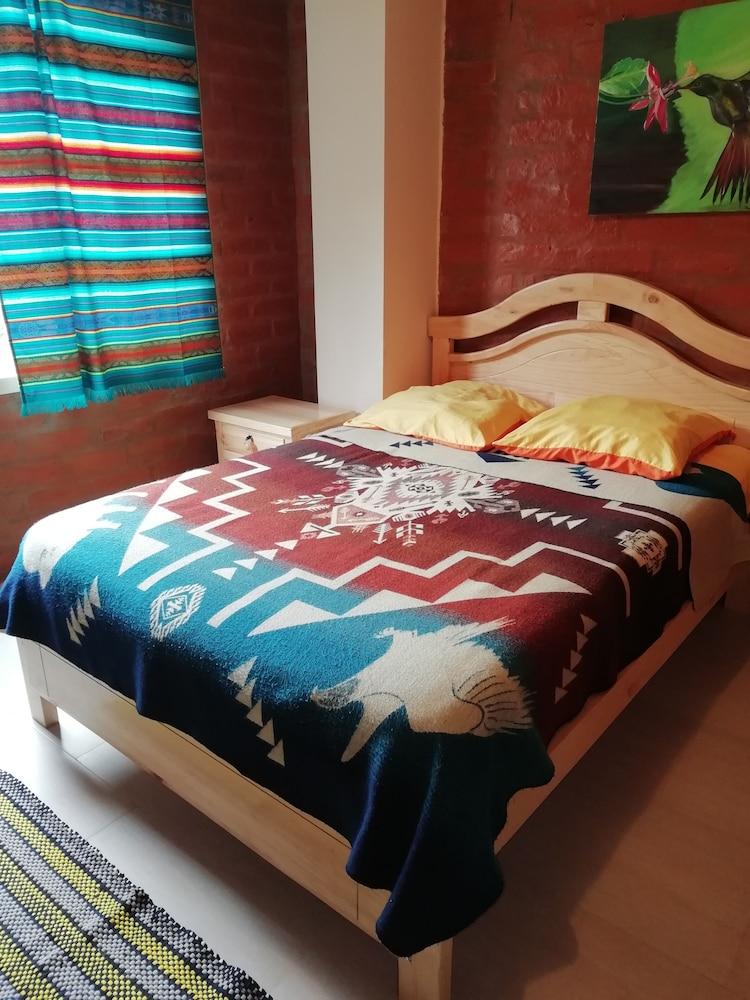 Hotel La Casa Amarilla City