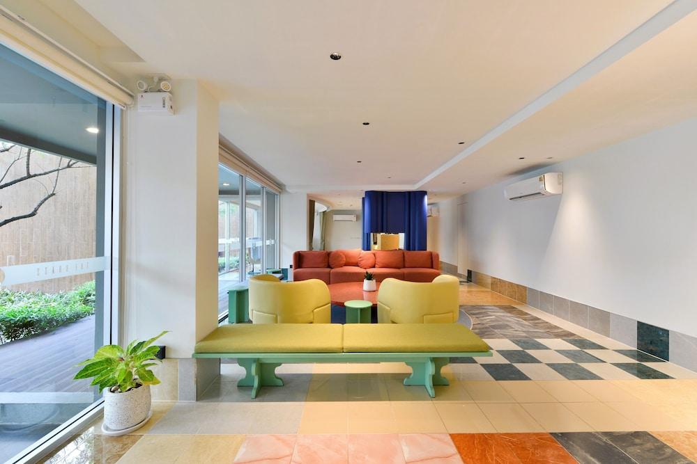 The Grass Serviced Suites by At Mind