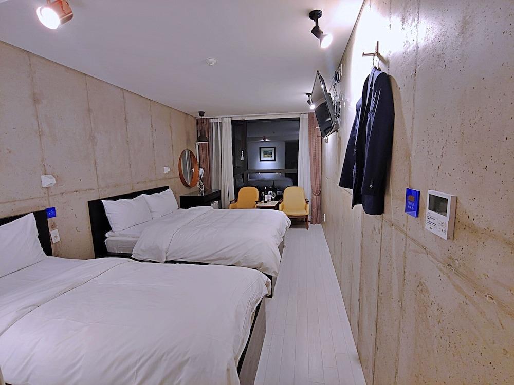 Hotel stay interview Jeju