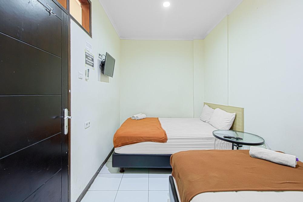 Bantal Guling Alun-Alun Bandung