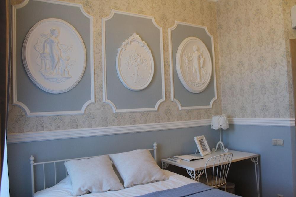 Artefact Guest house