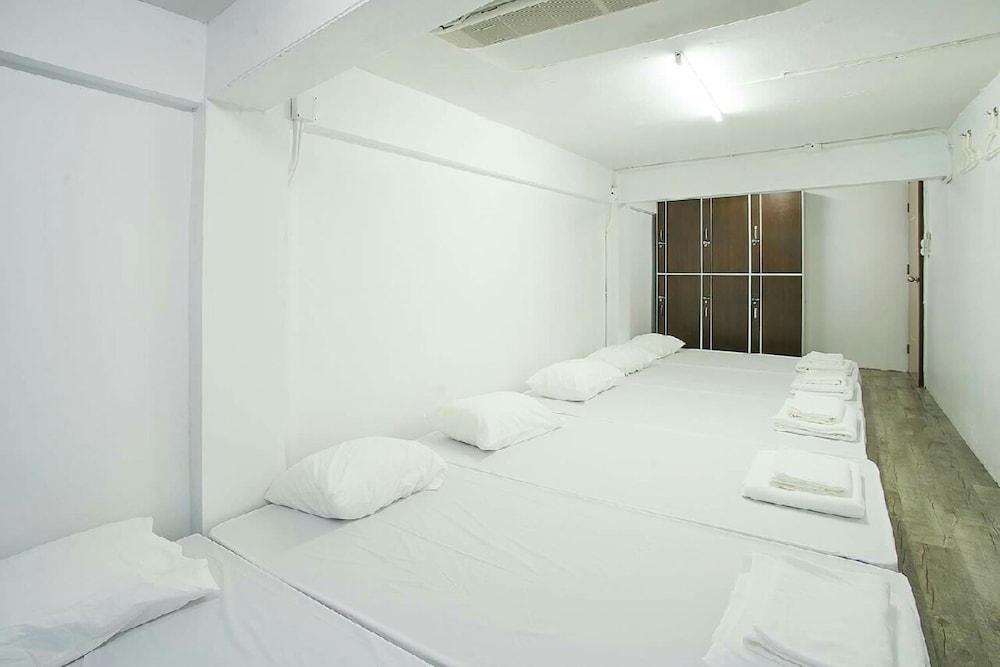 The Port Hostel By Suwatchai