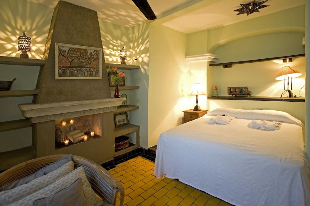 Quinta Maria Cortez Beach Hotel