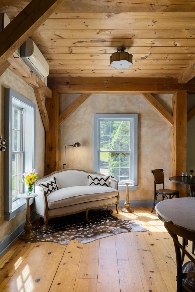 Inn at Silver Maple Farm