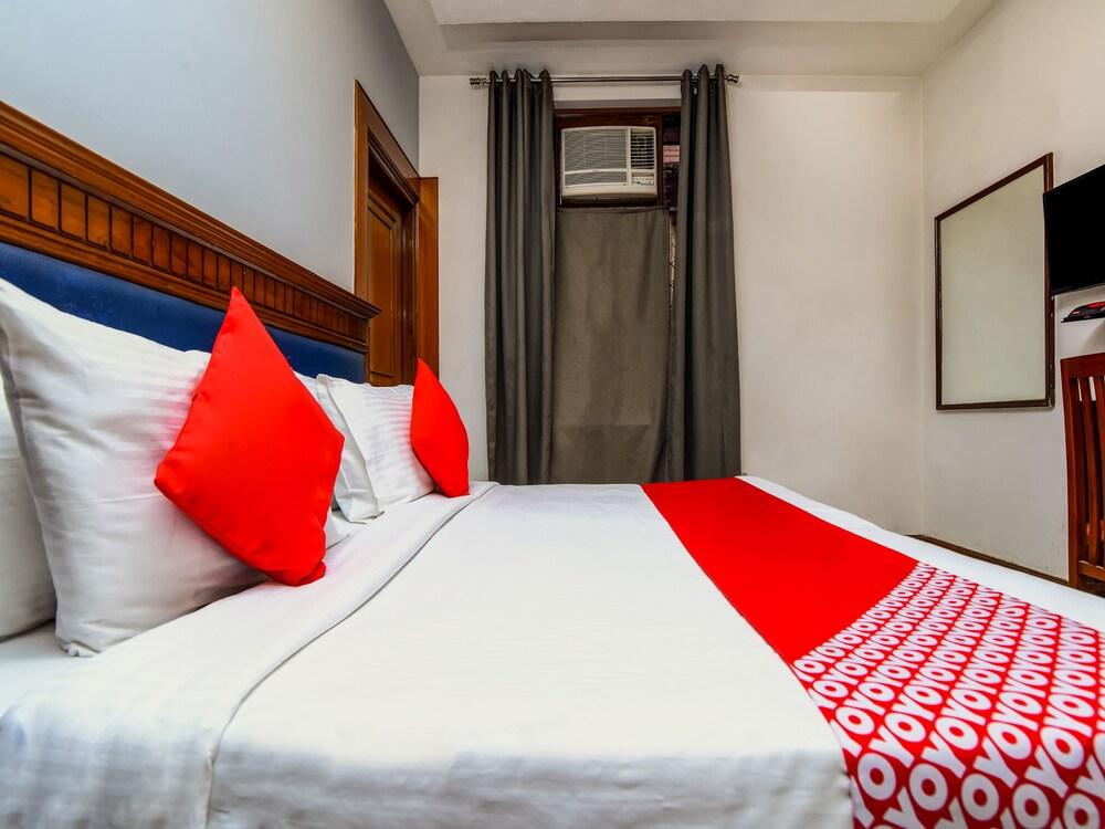 OYO Flagship 632 Kalkaji Mandir